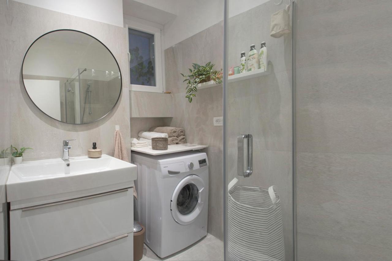 L&s Superior With Balcony And Parking - Excellent Location Within Walking Distance Of Diocletian's Palace And Bacvice Leilighet Split