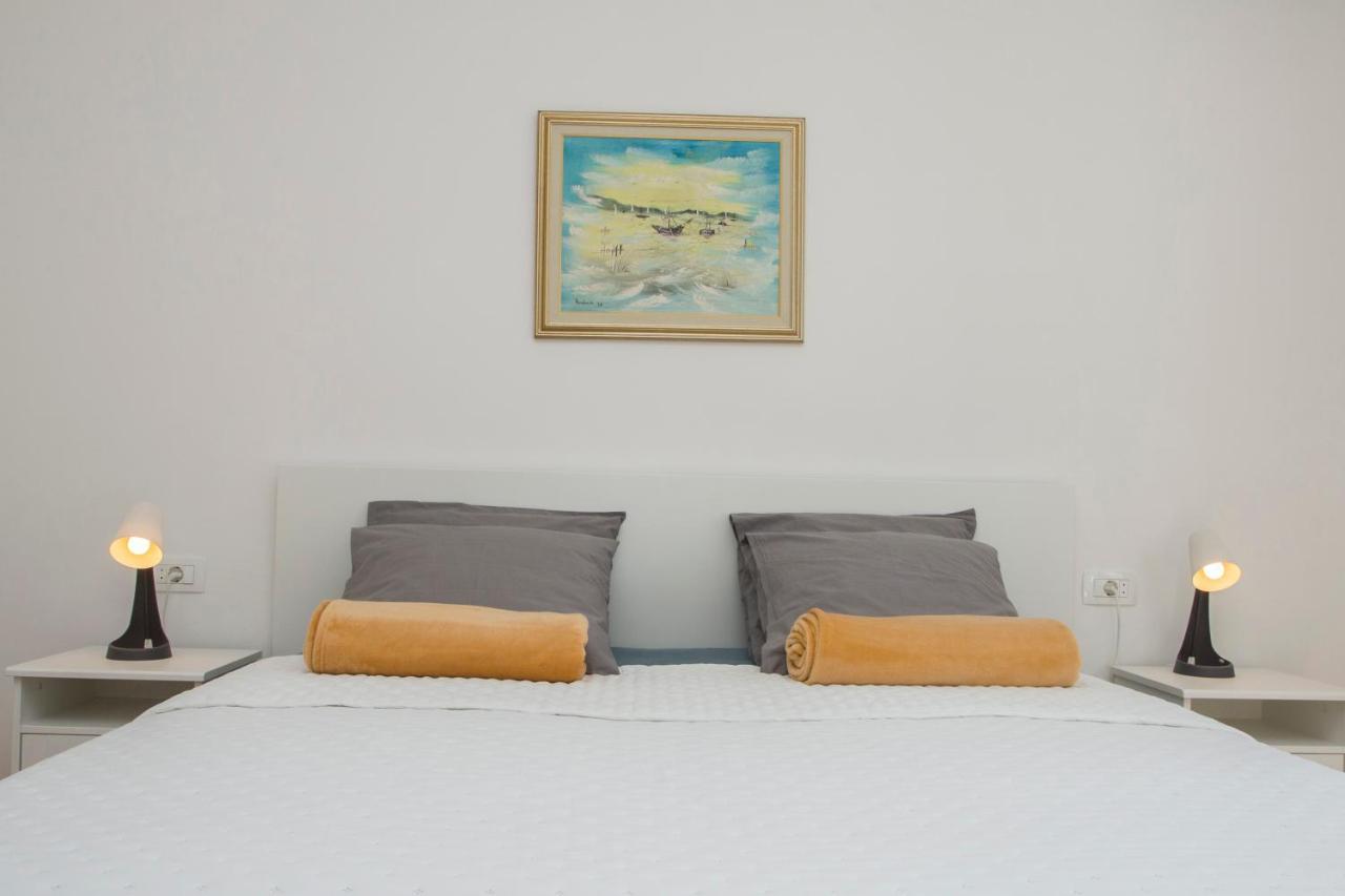 Leilighet L&s Superior With Balcony And Parking - Excellent Location Within Walking Distance Of Diocletian's Palace And Bacvice