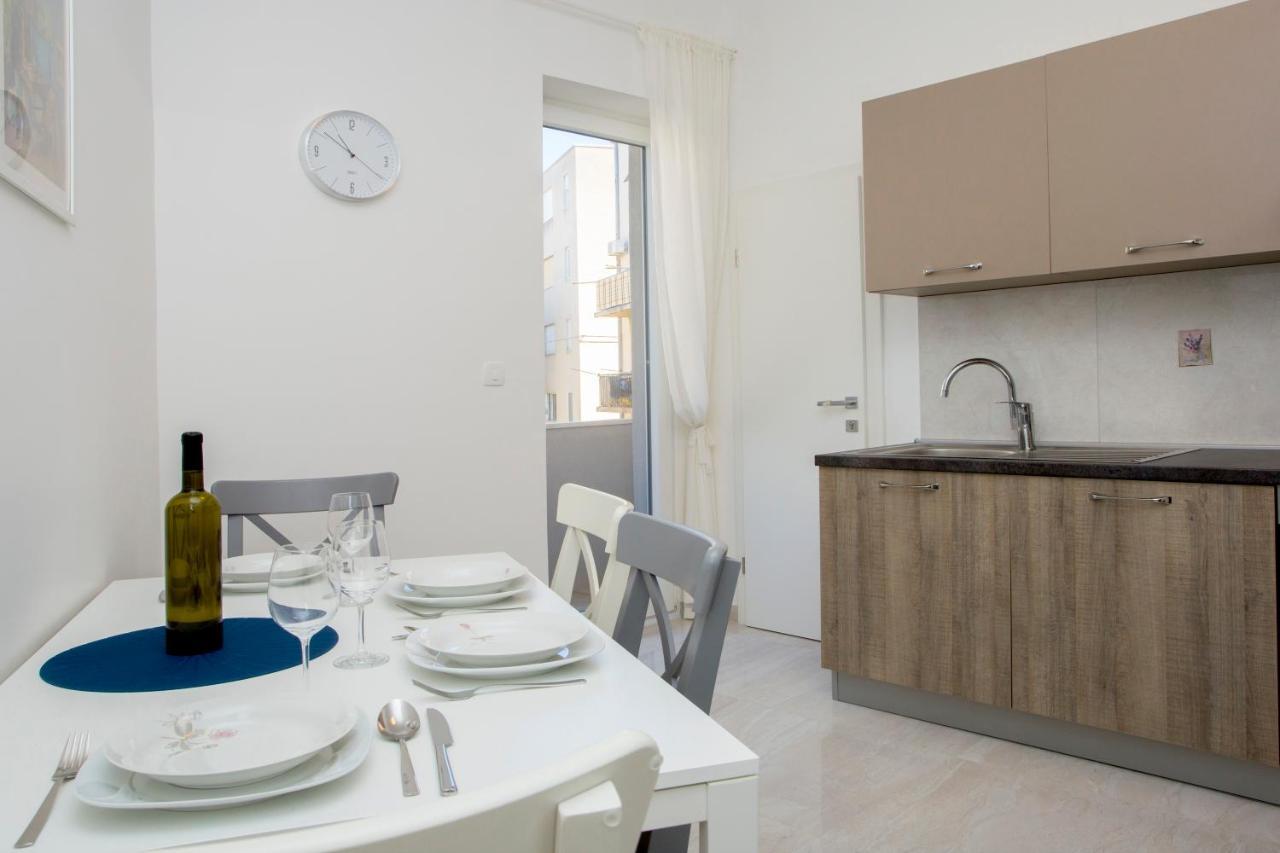 L&s Superior With Balcony And Parking - Excellent Location Within Walking Distance Of Diocletian's Palace And Bacvice Lägenhet